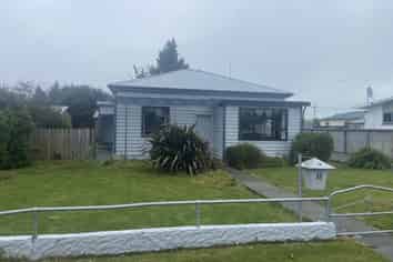 8 Helena Street, Lumsden