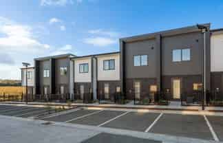 7/10 Ngaroma House Way , Hobsonville