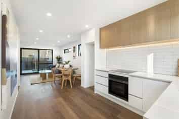 6/2 Firebrick Way , Hobsonville