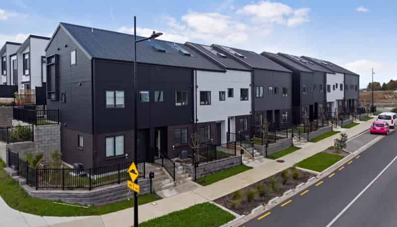 6/2 Firebrick Way , Hobsonville