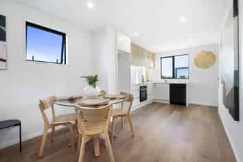 6/2 Firebrick Way , Hobsonville