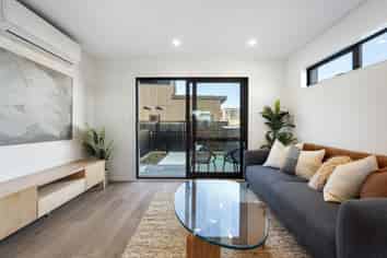 6/2 Firebrick Way , Hobsonville