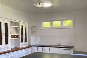 706 High Street, Boulcott