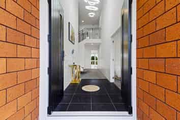 31 Regis Lane, Flat Bush