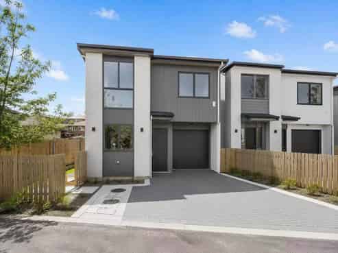 11C  Mimosa Place, Half Moon Bay
