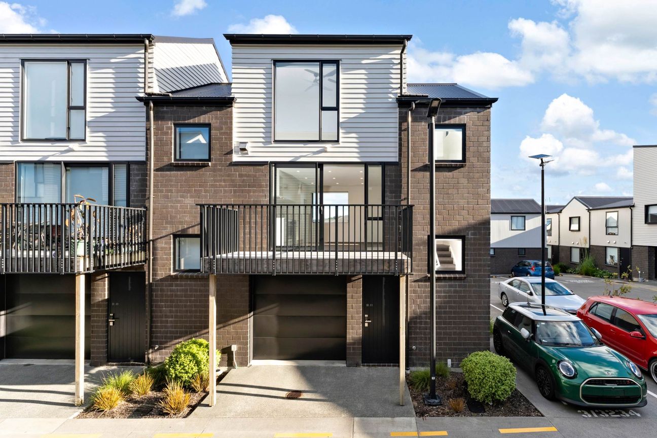 Ticking Boxes-Garage,Family Backyard & 2 Bathrooms - Ansicht 2