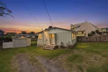 1099 Papamoa Beach Road, Papamoa