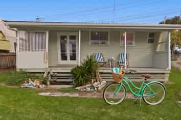 1099 Papamoa Beach Road, Papamoa