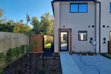 4/4 Matata Place, Dallington