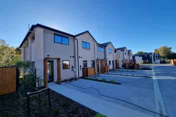 4/4 Matata Place, Dallington