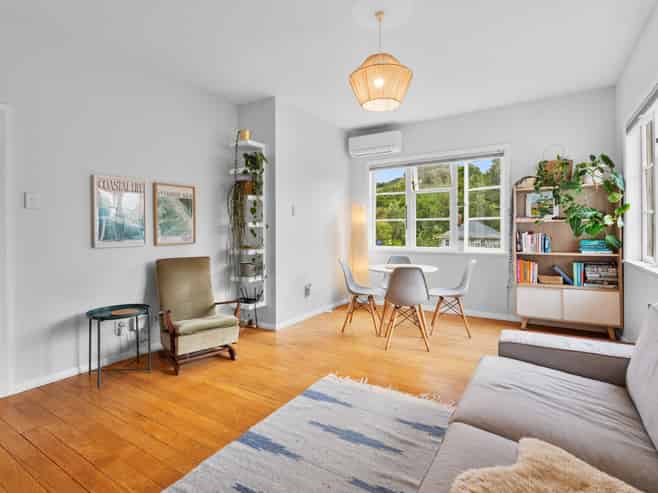 37 McCullough Avenue, Three Kings