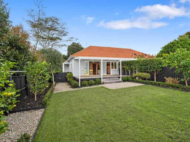 37 McCullough Avenue, Three Kings