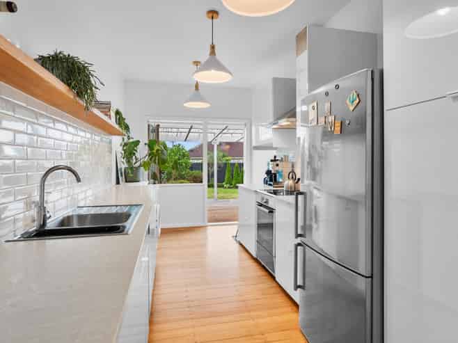 37 McCullough Avenue, Three Kings