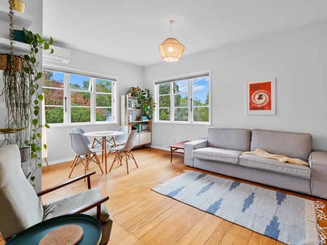 37 McCullough Avenue, Three Kings