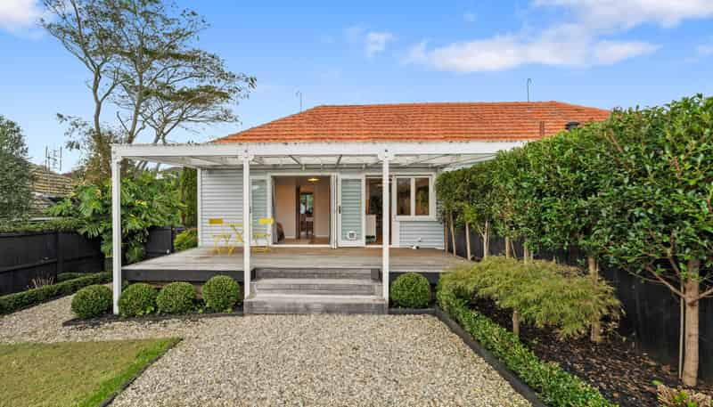 37 McCullough Avenue, Three Kings