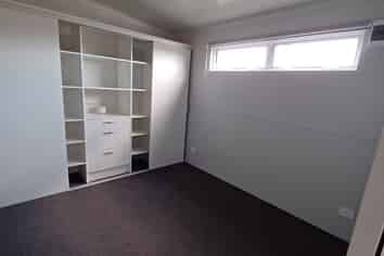 14 Merton Crescent, Pirimai