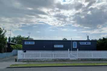 14 Merton Crescent, Pirimai