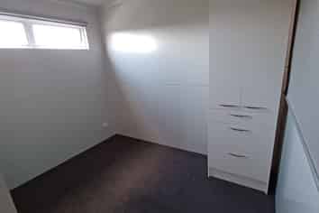 14 Merton Crescent, Pirimai