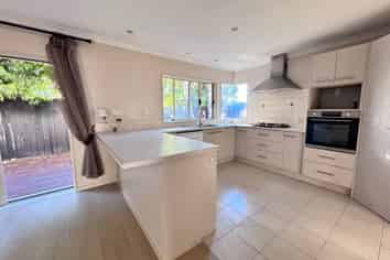 13 Oswald Close, Flat Bush