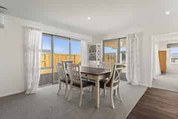 16 Makomako Crescent, Wharewaka