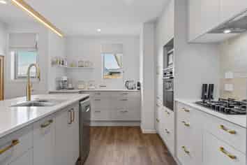 16 Makomako Crescent, Wharewaka