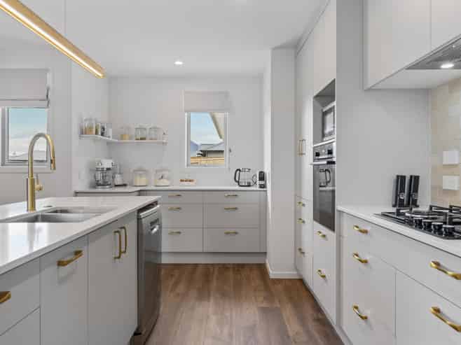 16 Makomako Crescent, Wharewaka