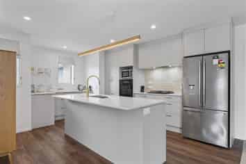 16 Makomako Crescent, Wharewaka