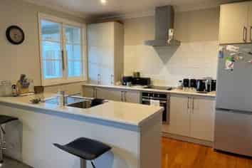 10 Queens Road, Glen Avon