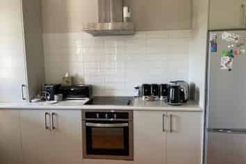 10 Queens Road, Glen Avon