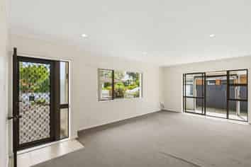 6/39 Swanson Road, Henderson