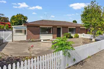 6/39 Swanson Road, Henderson