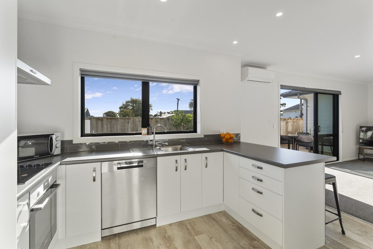 Immaculate, sun-filled with indoor-outdoor flow - Ansicht 2