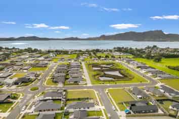 4 Te Taniwha Road, One Tree Point