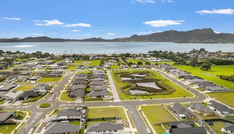 4 Te Taniwha Road, One Tree Point