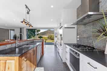 13 Isthmus Place, Lake Hawea