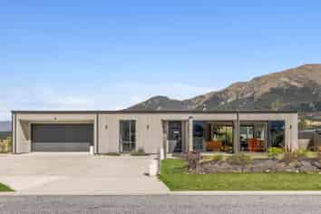 13 Isthmus Place, Lake Hawea