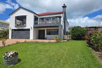 39 Alec Craig Way, Gulf Harbour