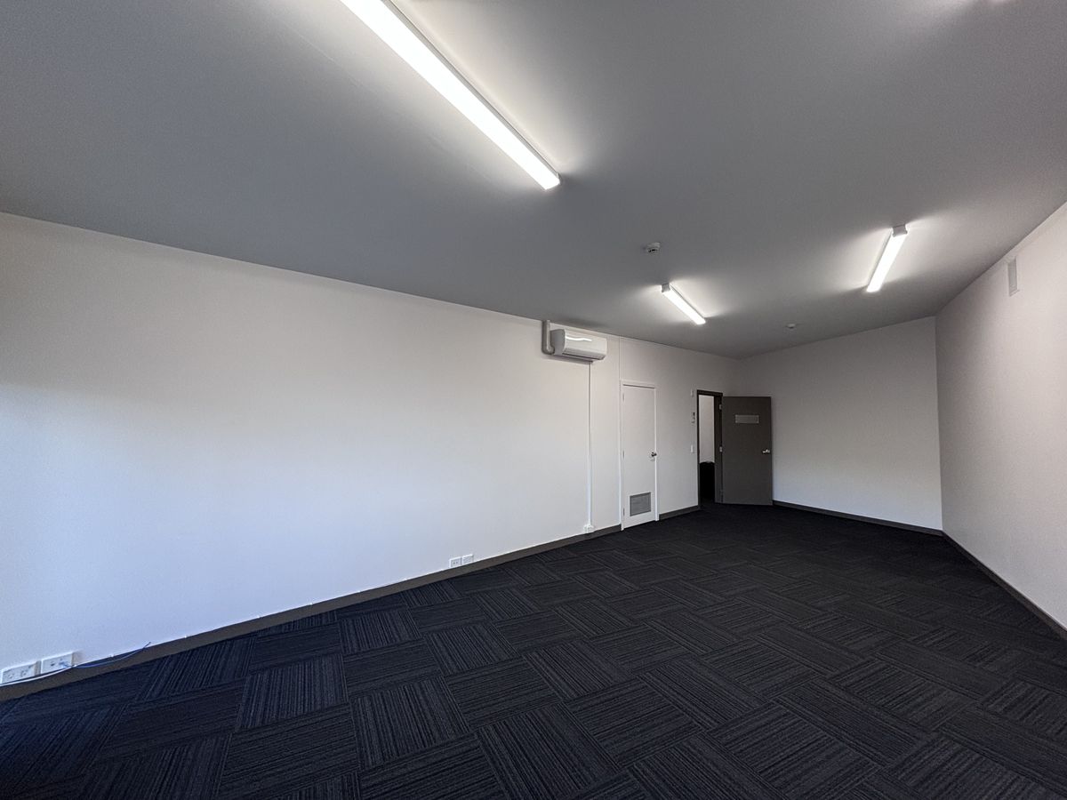 Frankton Village small office - Mehr