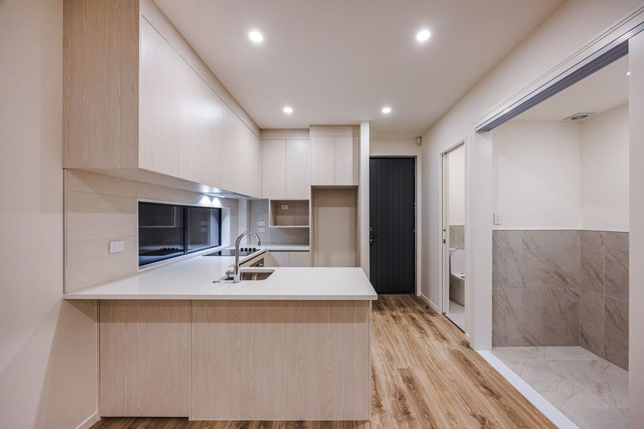 Modern Easy Living in a Highly Convenient Location - Widok 2
