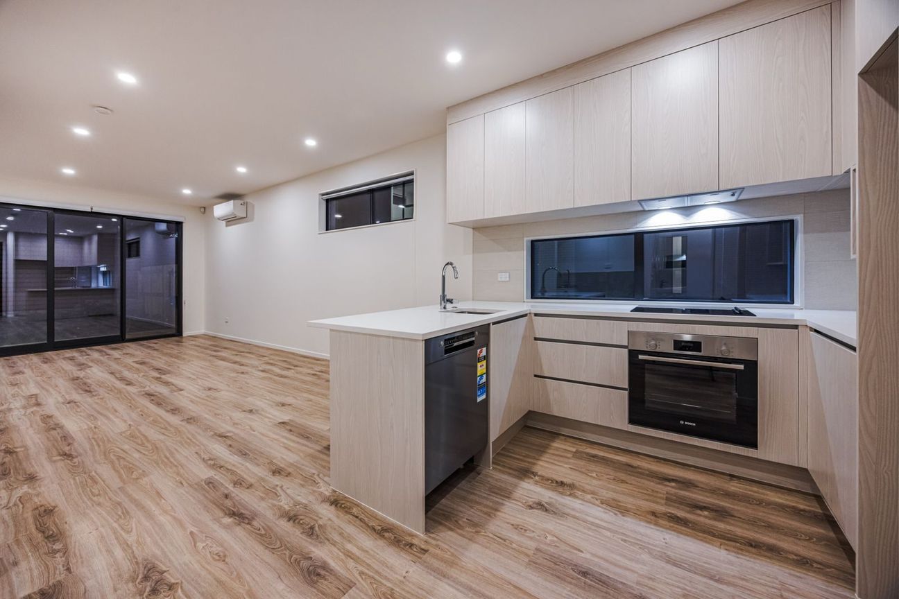 Modern Easy Living in a Highly Convenient Location - Widok 3