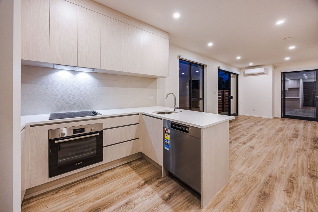 Modern Easy Living in a Highly Convenient Location - Widok 5
