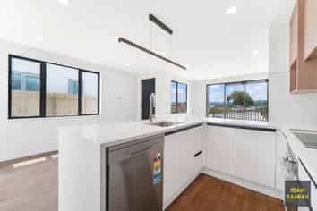 24 Taiheru Road, Karaka