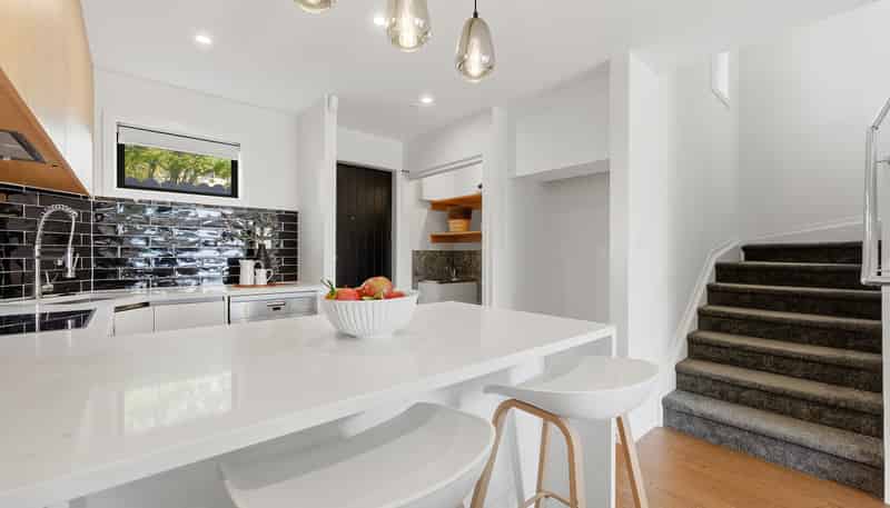 2/19 Trias Road, Totara Vale