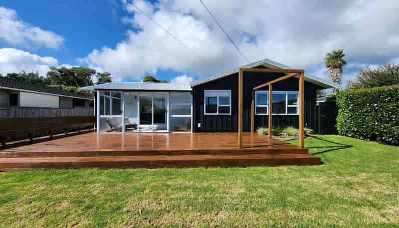 8 Hussey Street, Oakura