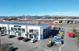 Elevated Office With Ample Parking