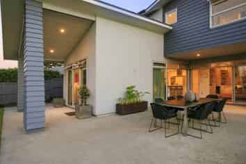 54 Shelter Drive, Greenhithe