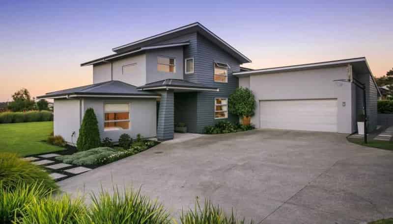 54 Shelter Drive, Greenhithe