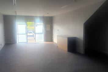 Tidy Ground Floor Office | 72 m2