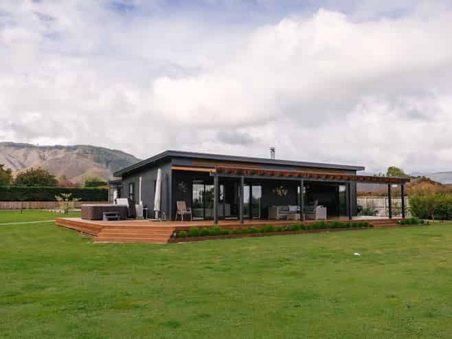 38A Pohutukawa Drive , Levin