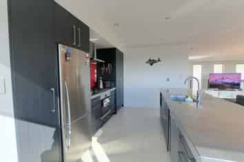 A/14 Bank Street, Hillcrest